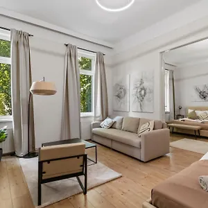 Stylish Apartment, Next To Schloss Belvedere Apartament